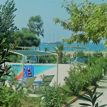 格律恩酒店 酒店 Kızılot