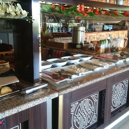 格律恩酒店 3* Kızılot