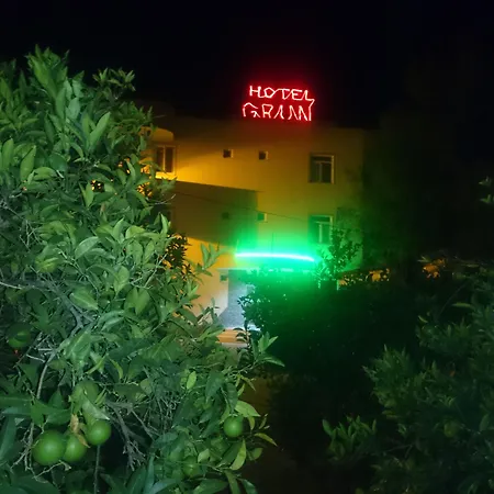 格律恩酒店 3* Kızılot