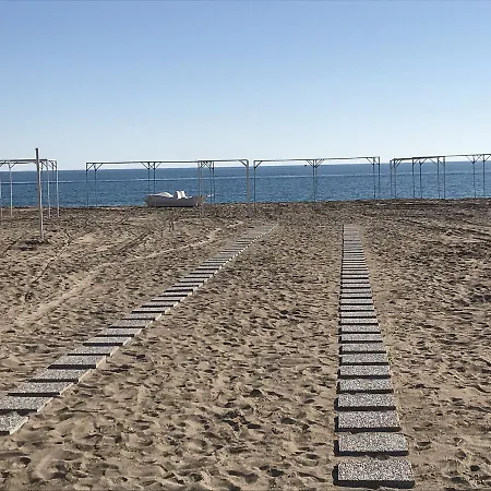 格律恩酒店 酒店 Kızılot