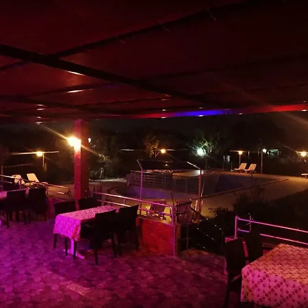 格律恩酒店 3* Kızılot