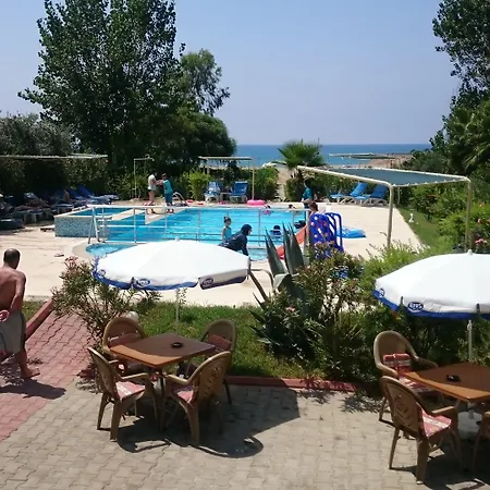 Gruen Szálloda Kızılot