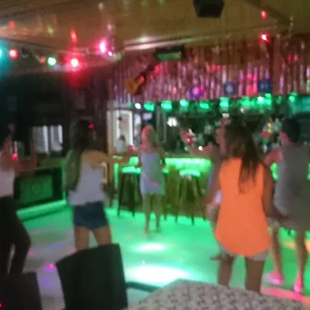 Gruen Szálloda Kızılot