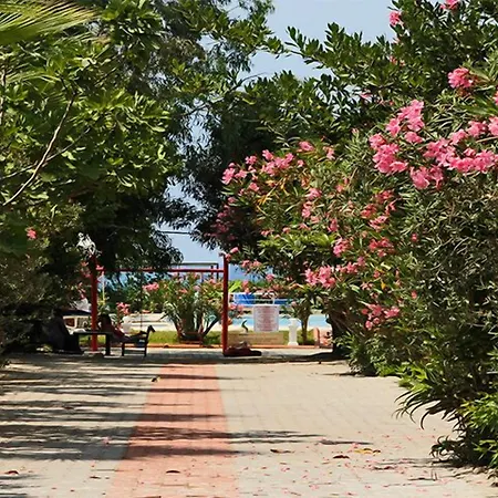 Gruen Szálloda Kızılot