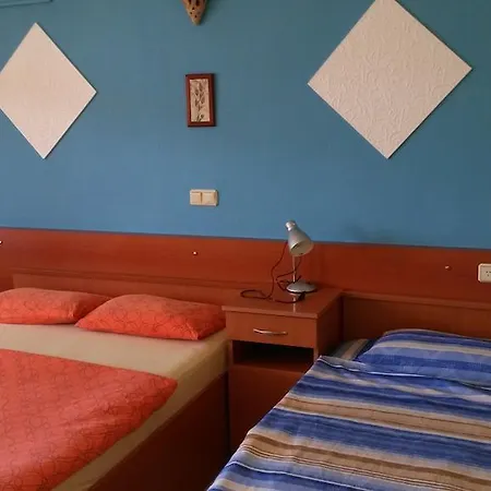 Gruen Hotel